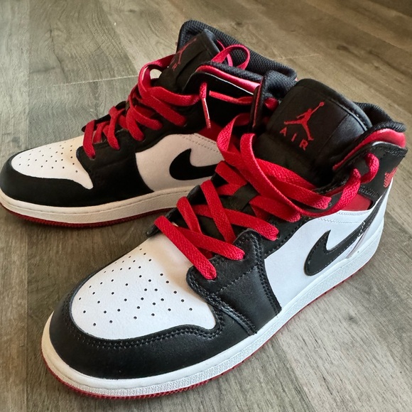 Air Jordan Mid 1 - Picture 4 of 16